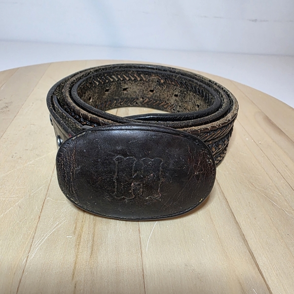 Vintage Distressed Leather Belt & Buckle Oval Shaped Buckle W Letter H Size 38 - Picture 1 of 15